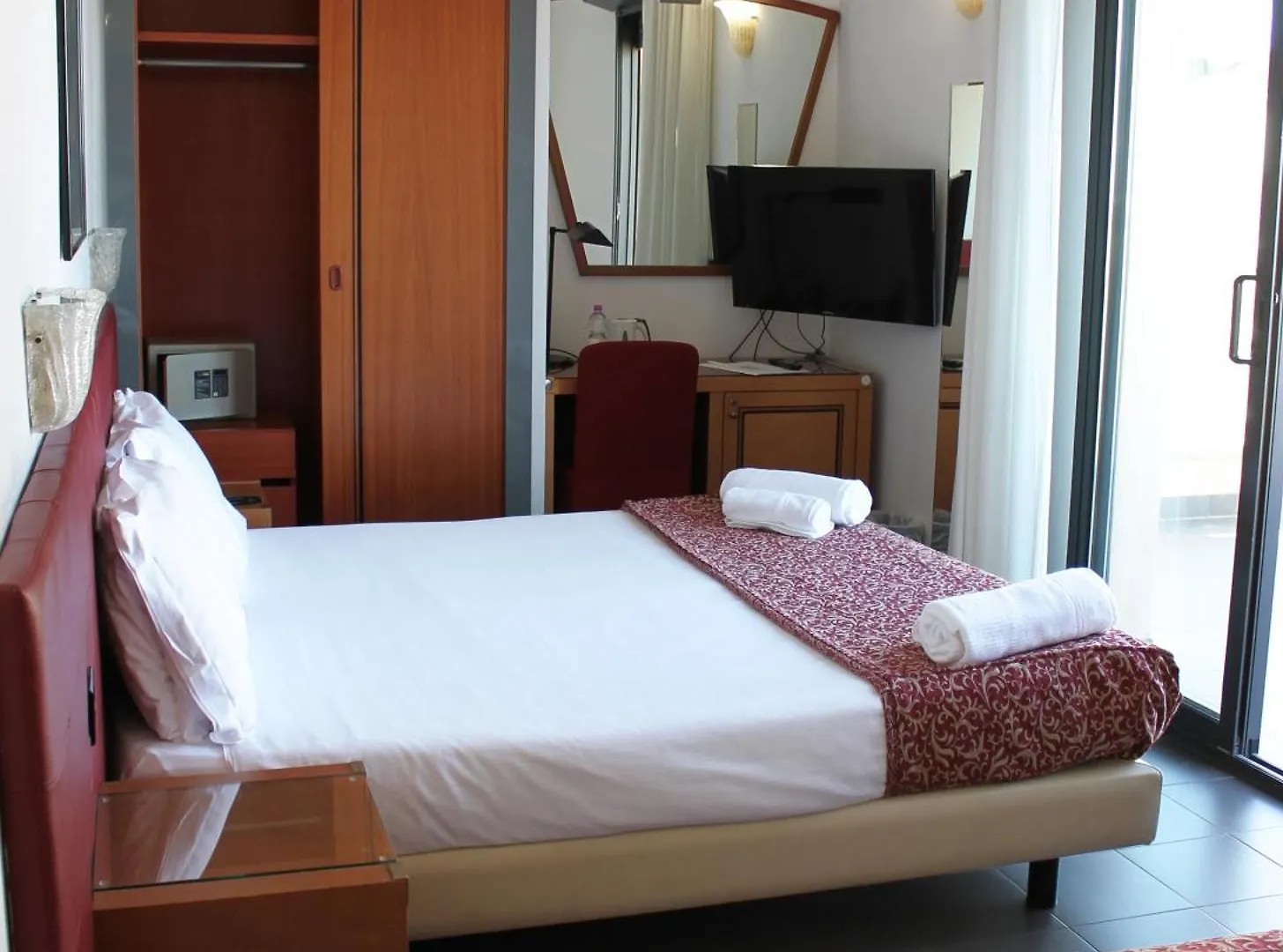 Hotel Nettunia Rimini 4*,