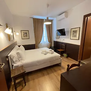 Gold House Гостевой дом Рим
