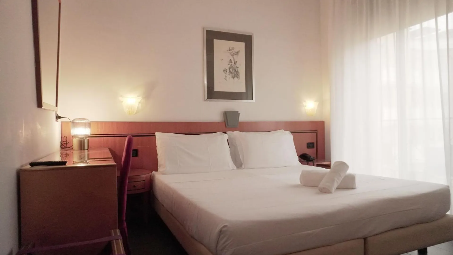 Hotel Nettunia Римини