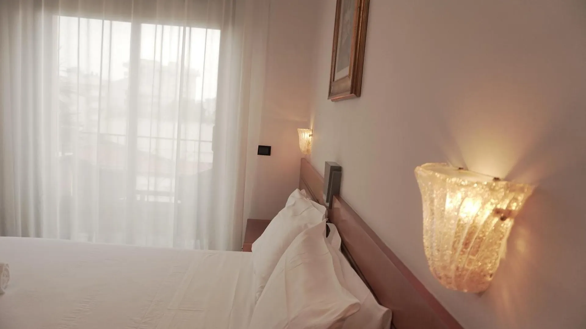 Hotel Nettunia Римини 4*,