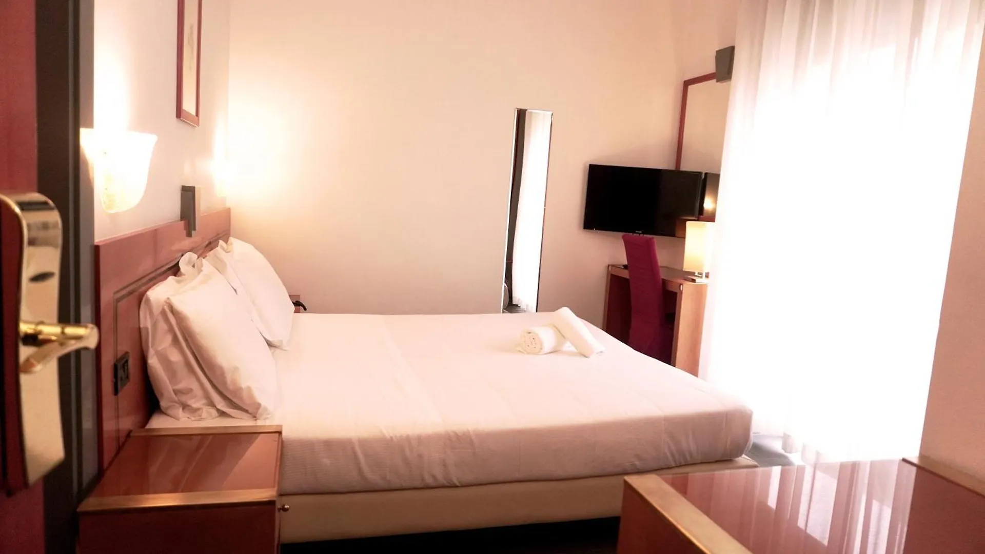 Hotel Nettunia Римини