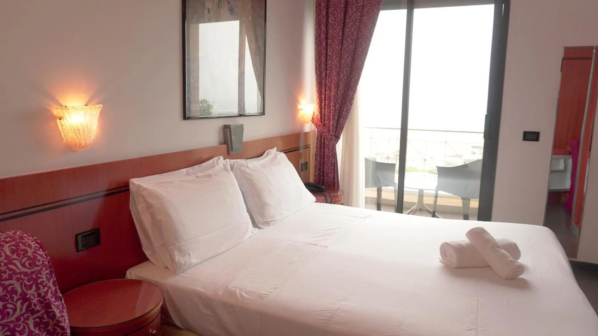 Hotel Nettunia Rimini 4*,