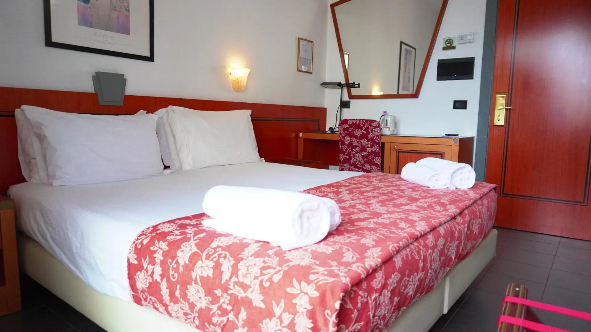 Hotel Nettunia Римини