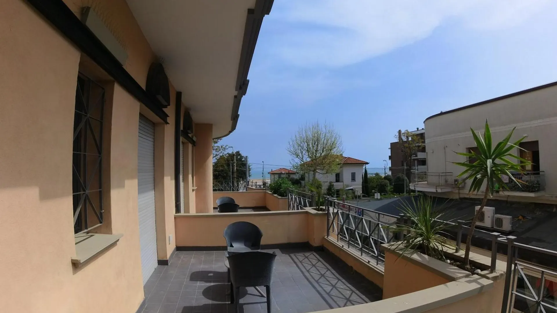 Hotel Nettunia Римини