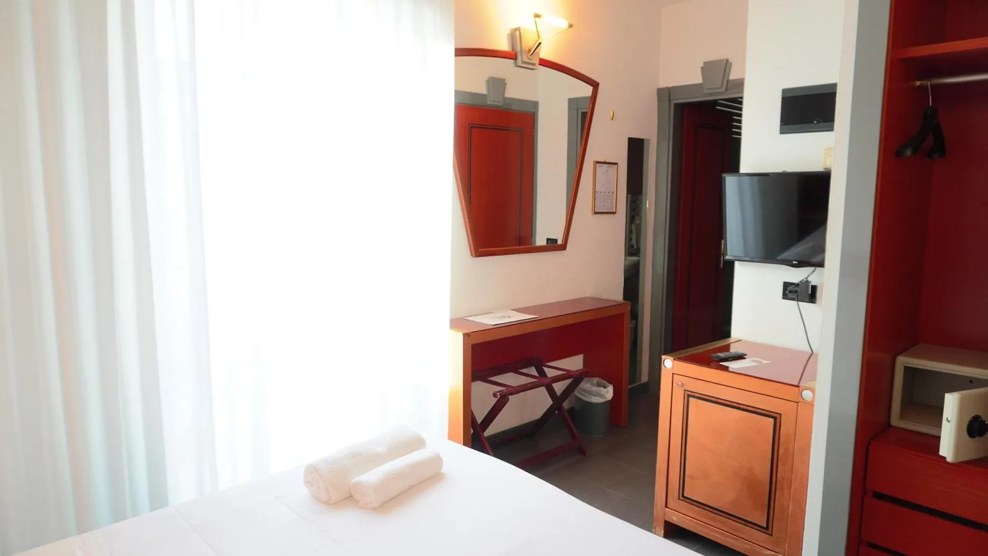 Hotel Nettunia Римини