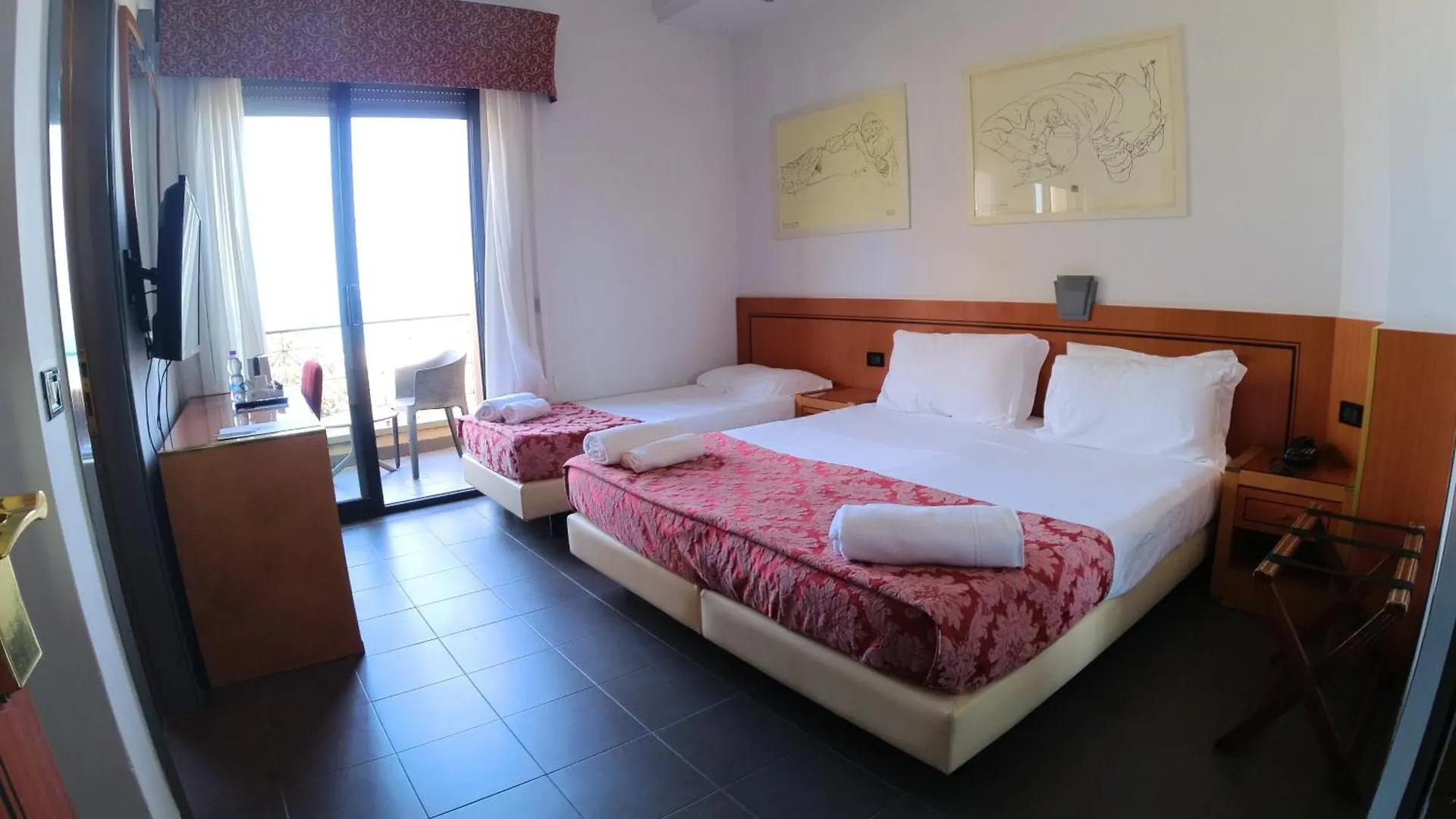 Hotel Nettunia Rimini 4*,