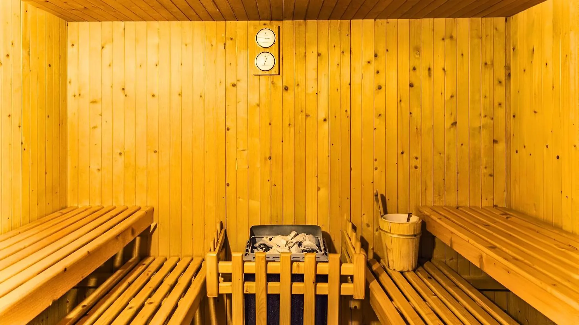 Hotel Nettunia Rimini 4*,  Italy